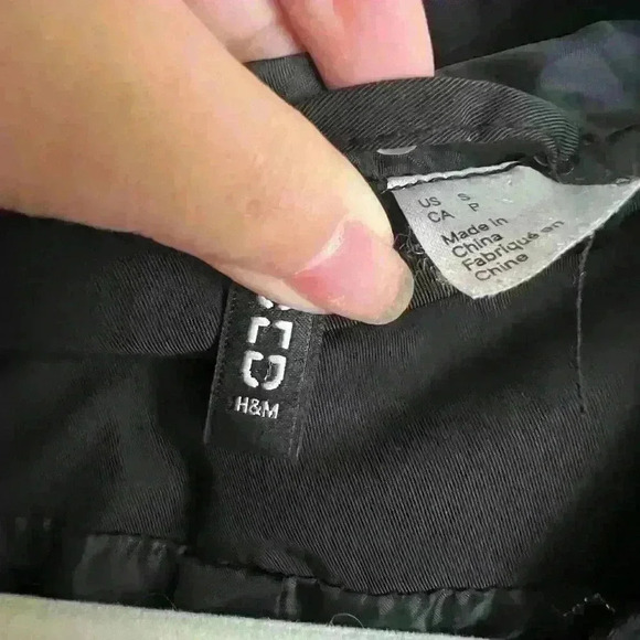 H&M Women’s Black Puffer (ish) Jacket Size Small - Picture 6 of 13